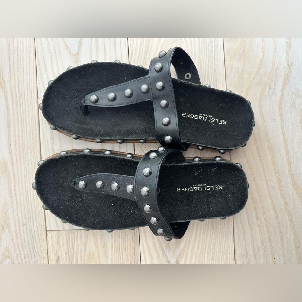 Kelsi Dagger size 7.5 black suede sandals